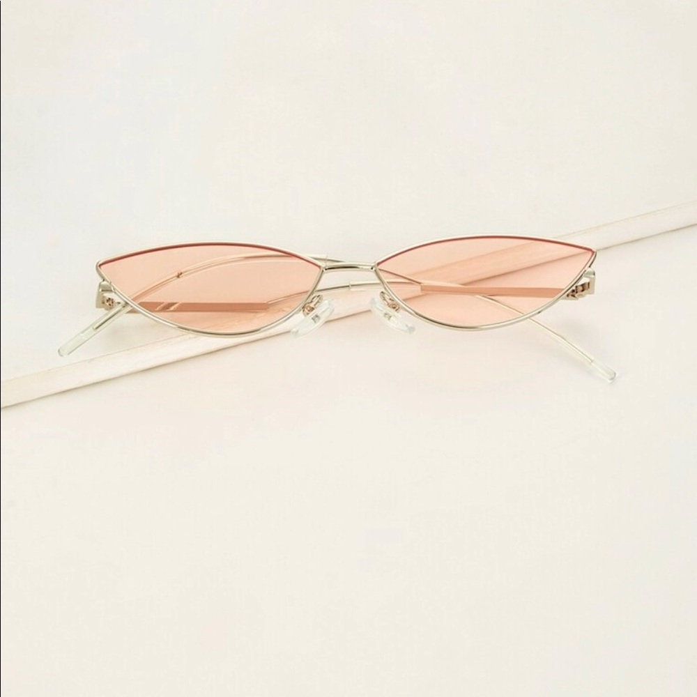 Tinted SUNGLASSES